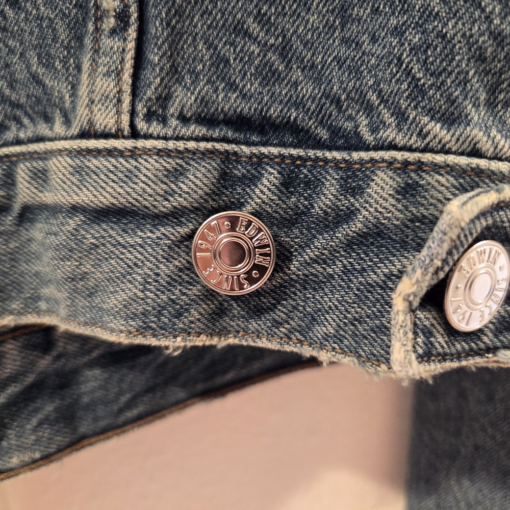 NWT Edwin Blue Denim Cropped Jacket - Picture 11 of 13